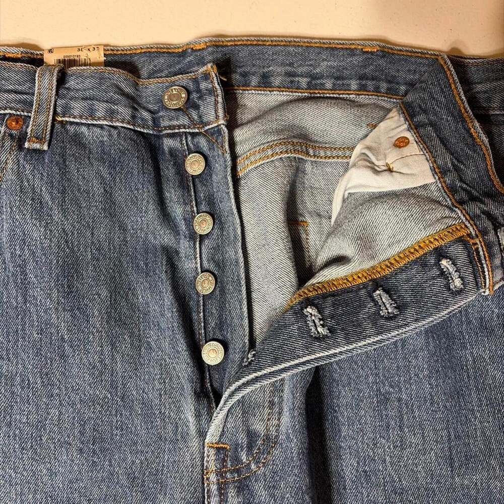 Men's 501 Levi's Jeans - Picture 2 of 7